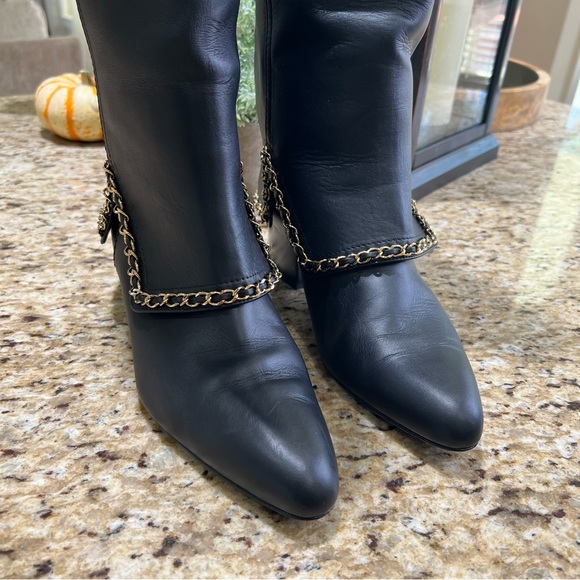 CHANEL Calfskin Knee High Chain Detail Black CC Interlocking Leather Boots 39.5 - Picture 4 of 16